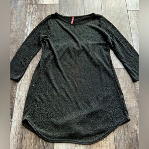 Women’s PaoLino size Medium black with gold sparkles pull-over sweater/top